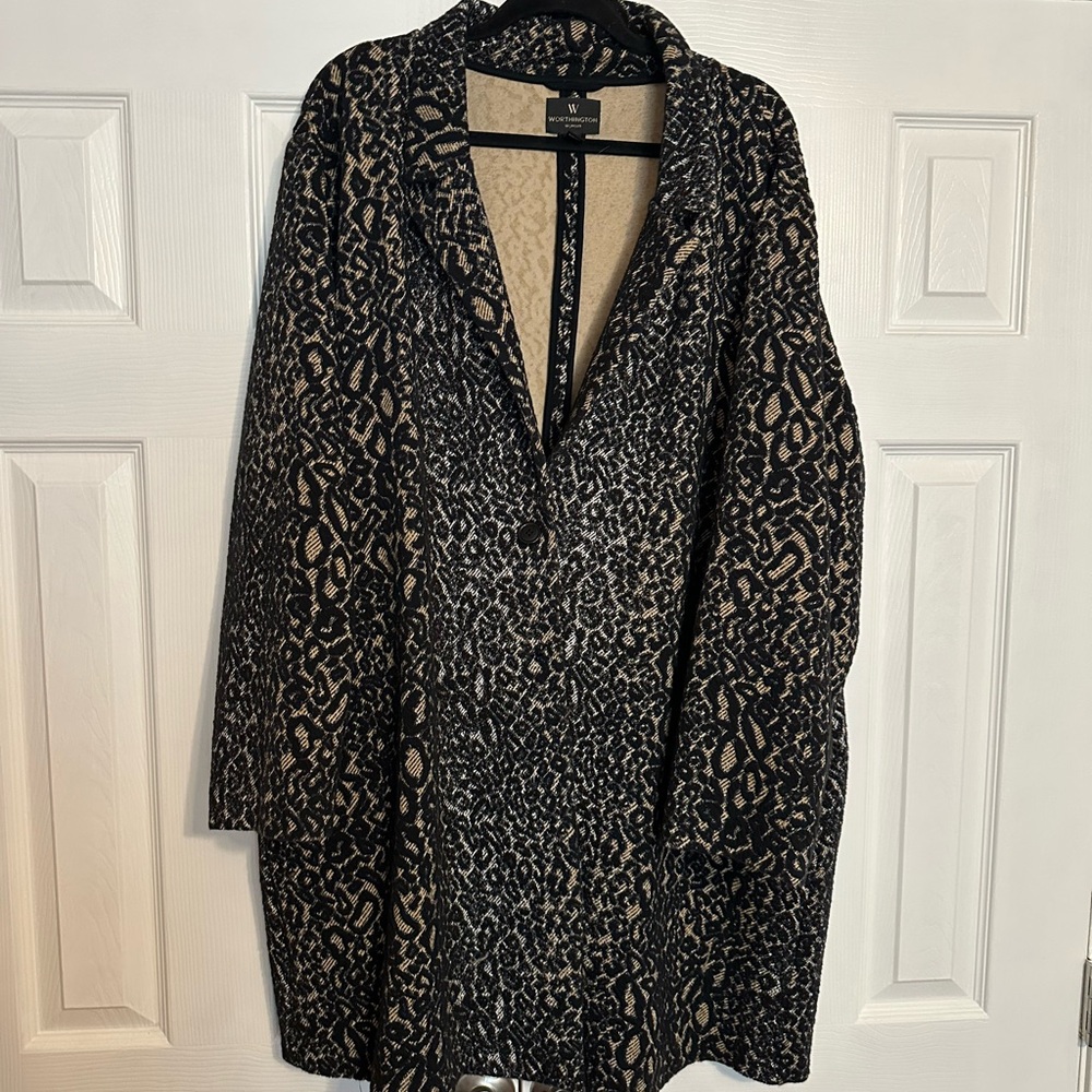 Worthington Black and Tan Animal Coat